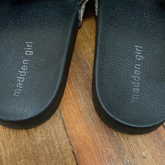 Rhinestone bling Steve Madden girl slides. Excellent lightly used condition ! - Picture 3 of 5